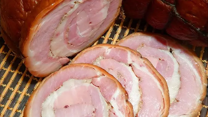 Свиной рулет копченый